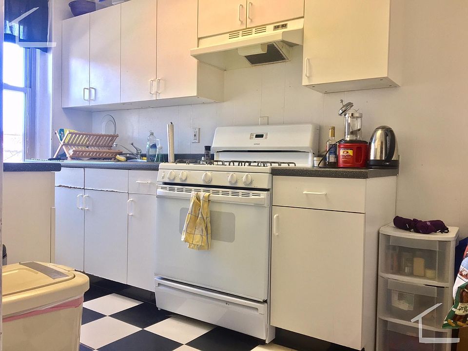 2nd image of 130 Brainerd Rd APT 012