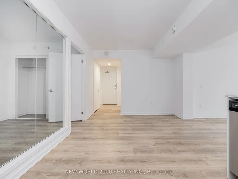 101 Roehampton Ave #2002 — Photo 9