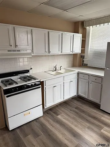 Building Photo - 128 N 6th St #4