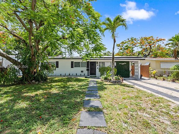 3rd image of 805 SW 22nd Ave