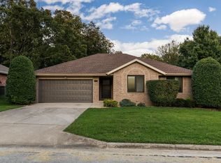 1026 S Karla Ave, Springfield, MO 65804