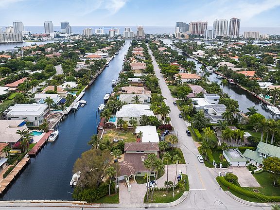 2nd image of 2301 Sea Island Dr