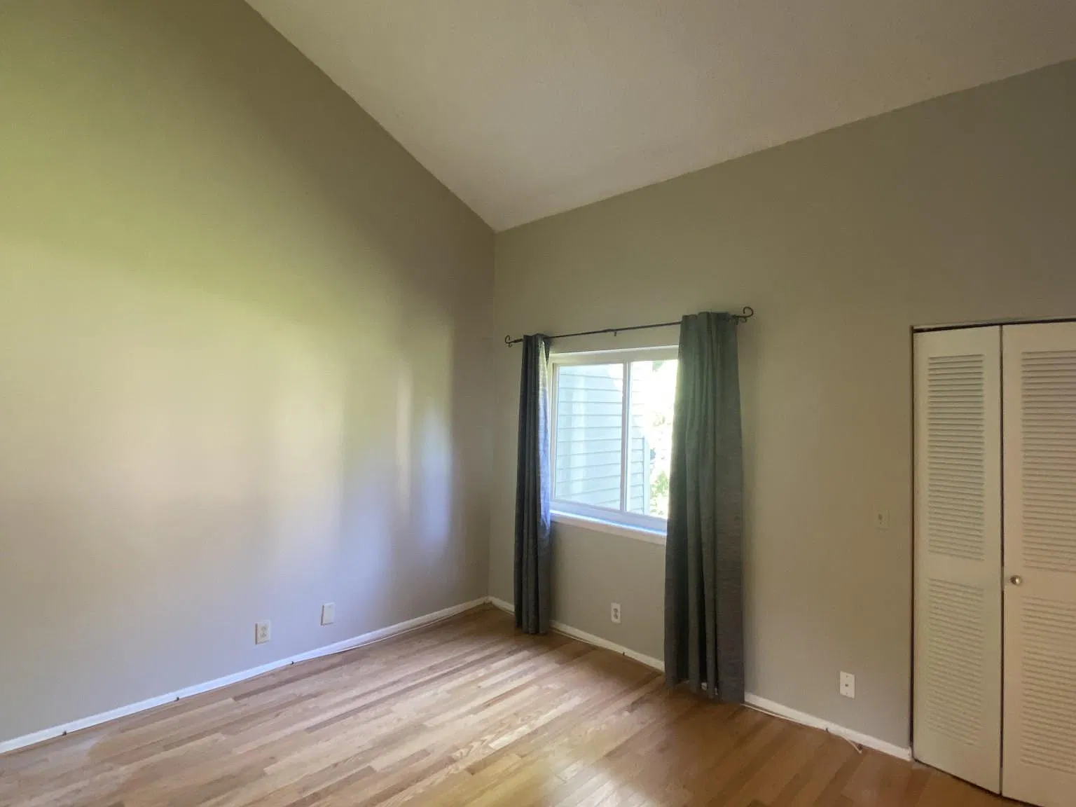 2 bed, 2.5 bath, 1298 sqft, $1,850 — Photo 4