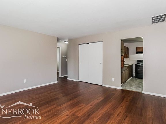 3rd image of 7915 Fairhope Ct