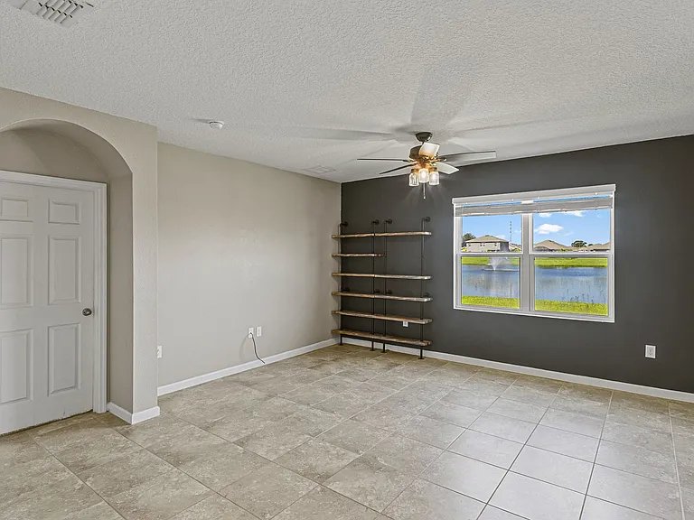 465 Sorrento Dr — Photo 35