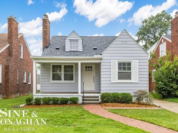 1817 Roslyn Rd, Grosse Pointe Woods, MI 48236