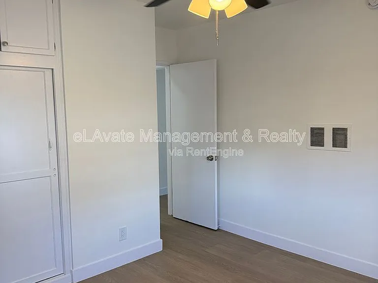 14119 Gilmore St #5 — Photo 16