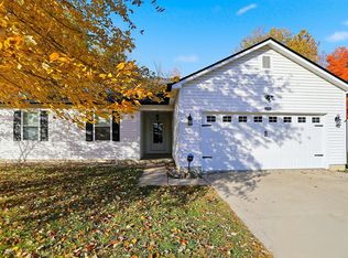 530 Old Farm Rd, Danville, IN 46122