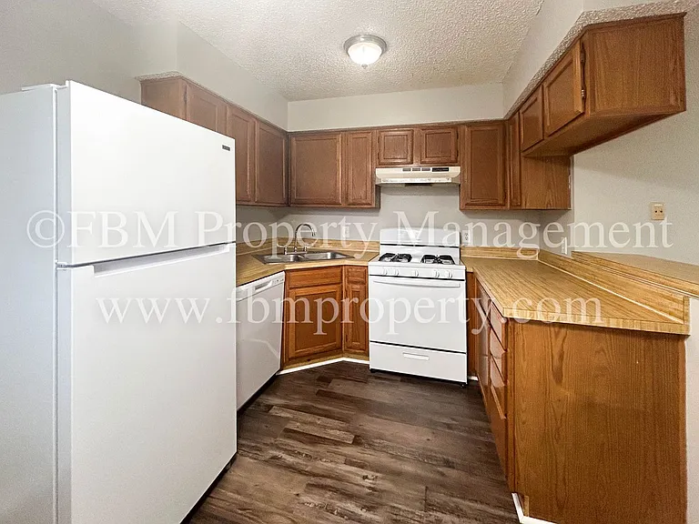 604 Walter Stephenson Rd #B — Photo 17