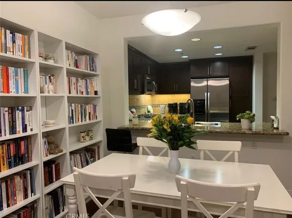 931 E Walnut St Unit 201, Pasadena, CA 91106