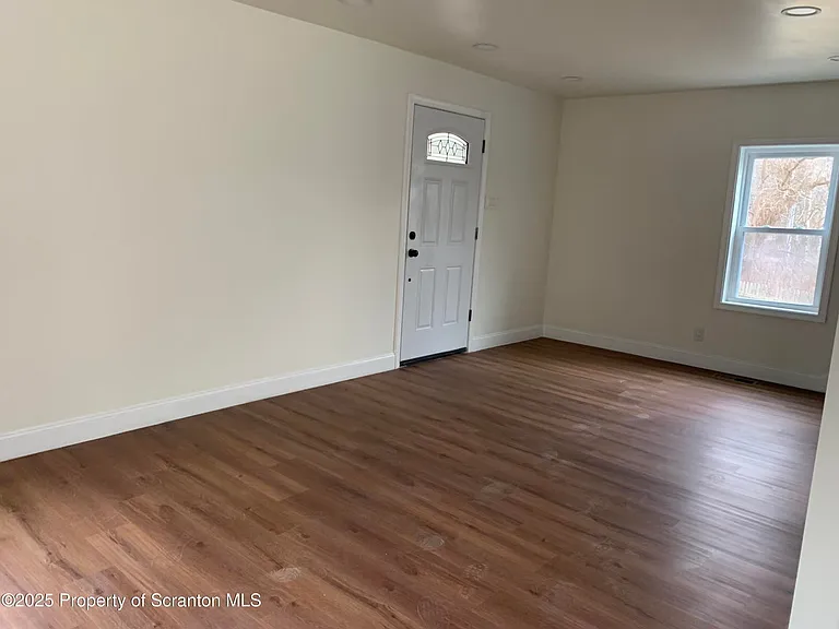 318 Simrell Rd — Photo 14