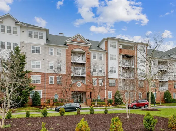 327 King Farm Blvd APT 308, Rockville, MD 20850