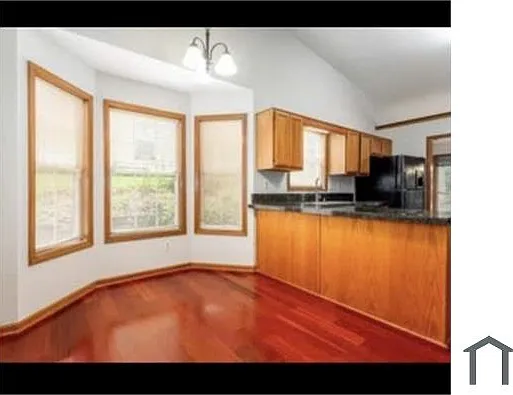 520 Paris Dr — Photo 7