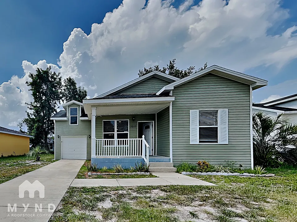 3217 Spooner Dr