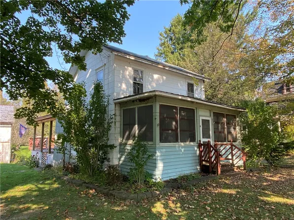 13 Cohocton St, Naples, NY 14512
