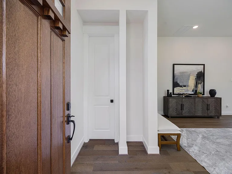9311 Montridge Dr — Photo 10