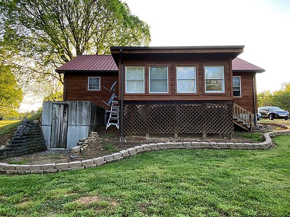 5th image of 161 Louie Ct