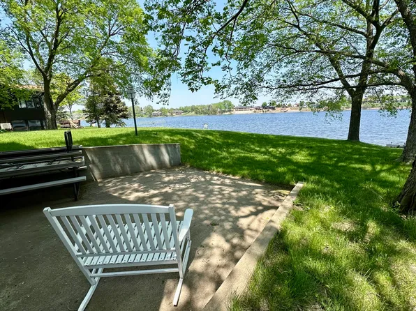 89 S Harmon Dr, Mitchell, SD 57301