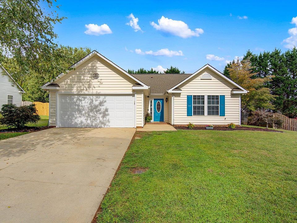 1st image of 304 Thornbush Ct