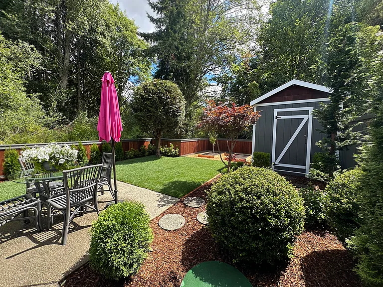 838 Phoenix St NE — Photo 21