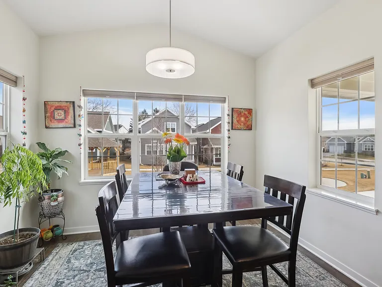 9924 Peach Leaf Ln — Photo 10
