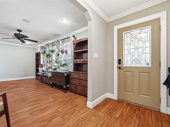5th image of 374 Makron Dr