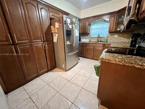 1295 NW 147th St, Miami, FL 33167