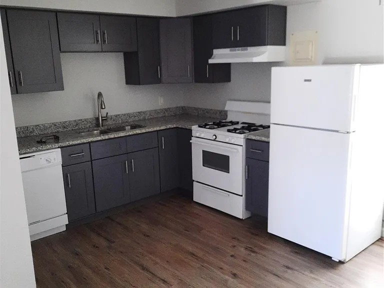 1011 Vine St #17 — Photo 2