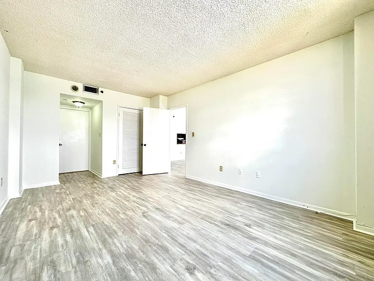 1470 NE 123rd St #A1010 — Photo 5