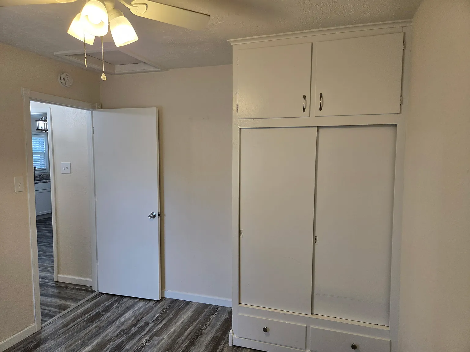 3 bed, 975 sqft, $1,125 — Photo 4