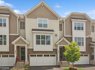 847 W Chase Ln, Palatine, IL 60067