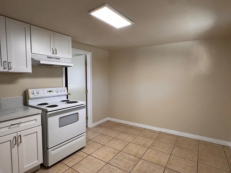1816 J Ave #E — Photo 2