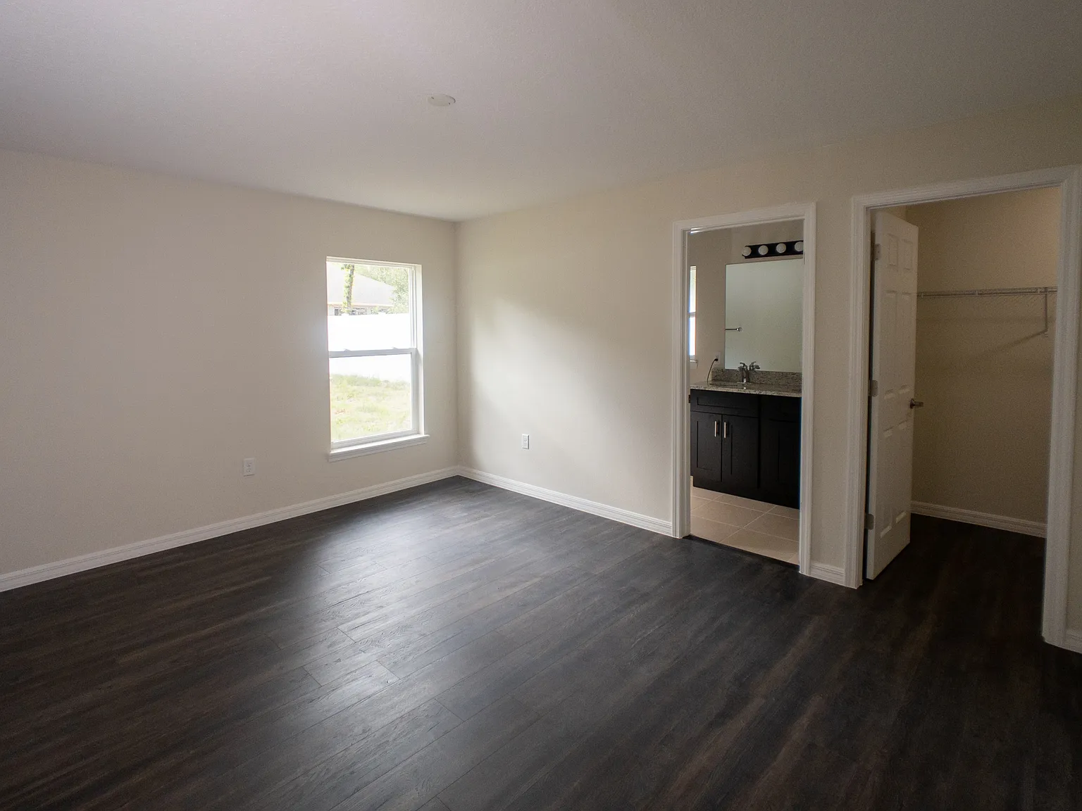 16560 SW 31st Cir — Photo 4