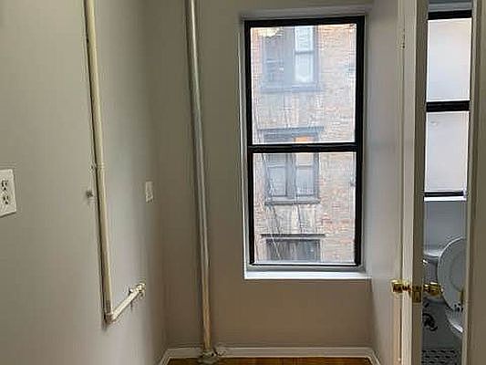 3rd image of 1571 Lexington Ave APT 21