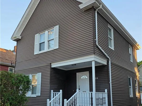 28 Carver St, Pawtucket, RI 02860