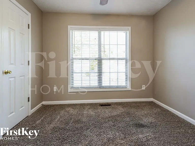 5370 Princeton Oaks Dr — Photo 12