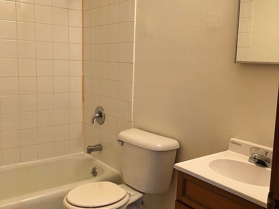 5th image of 1832 Rawson Ave Unit 1832-05