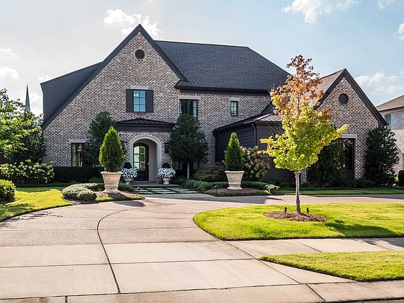 2nd image of 3085 Chapel Woods Cv