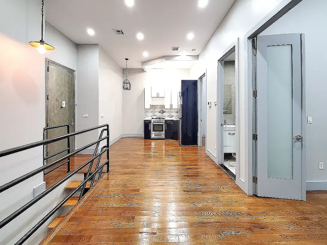 9 Marcus Garvey Avenue — Photo 2