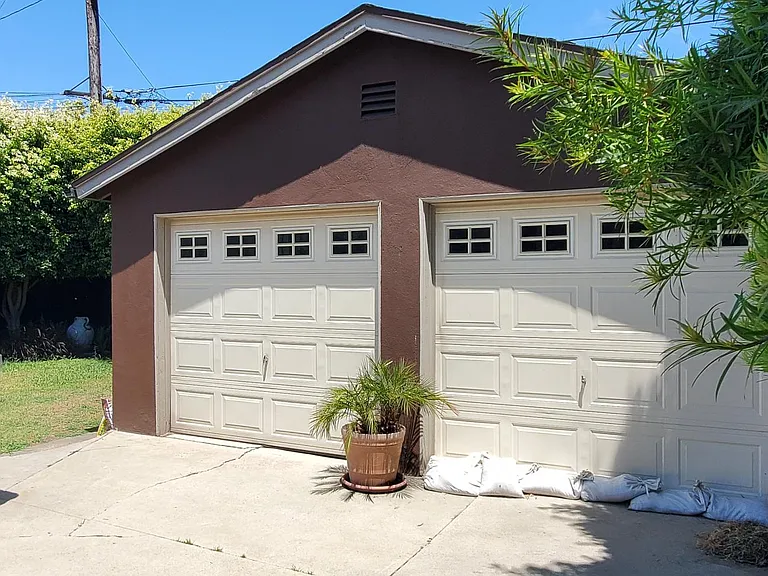 368 Gladys Ave — Photo 18