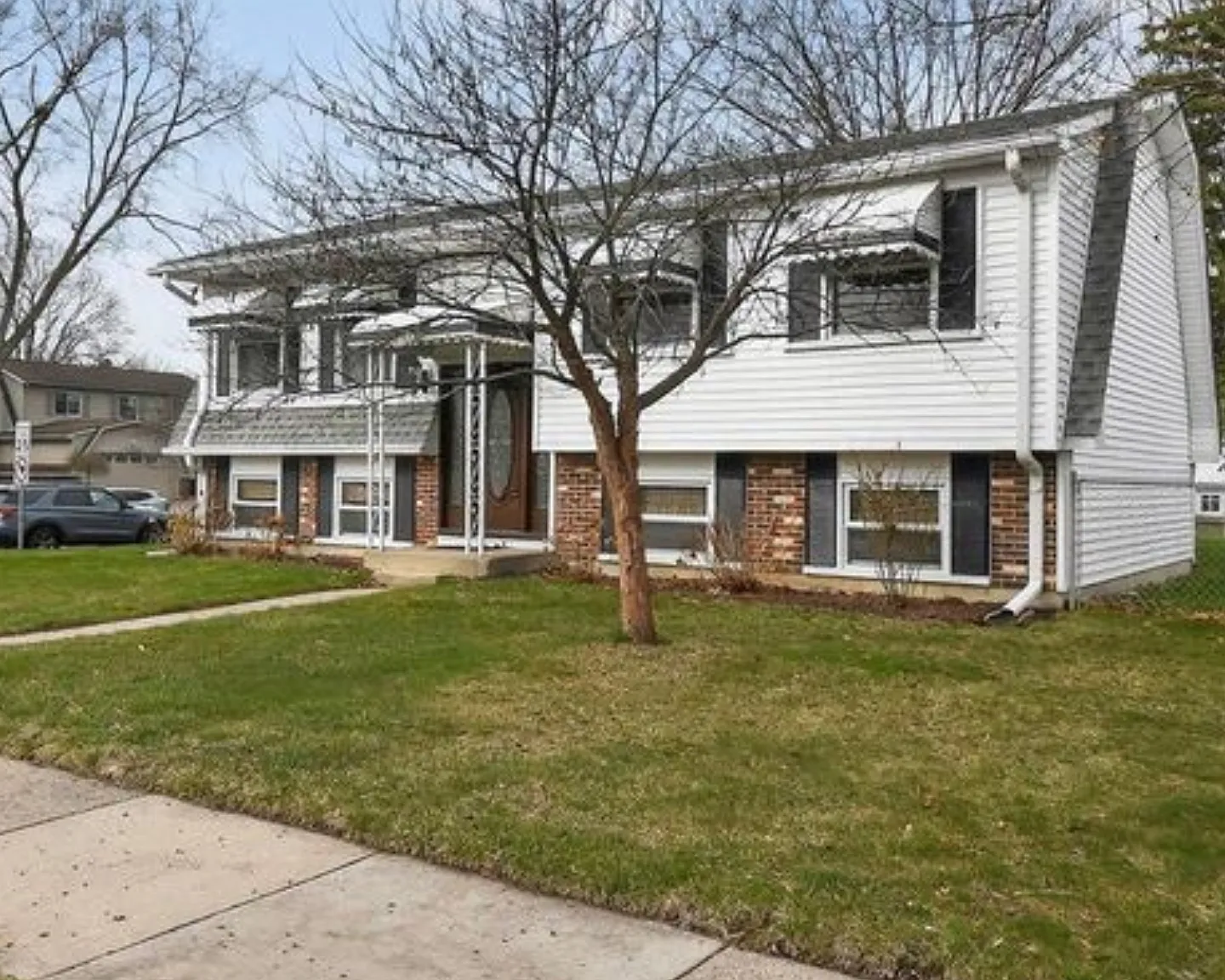 9187 N Sheldon Rd — Photo 1