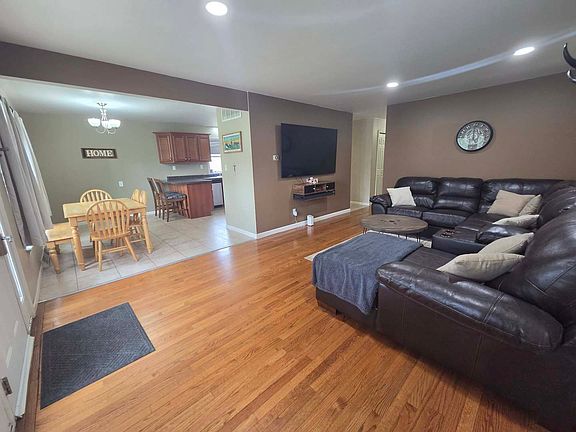 5th image of 1445 Lantern Ln