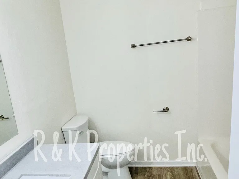 1905 SW 8th St #1905A — Photo 11