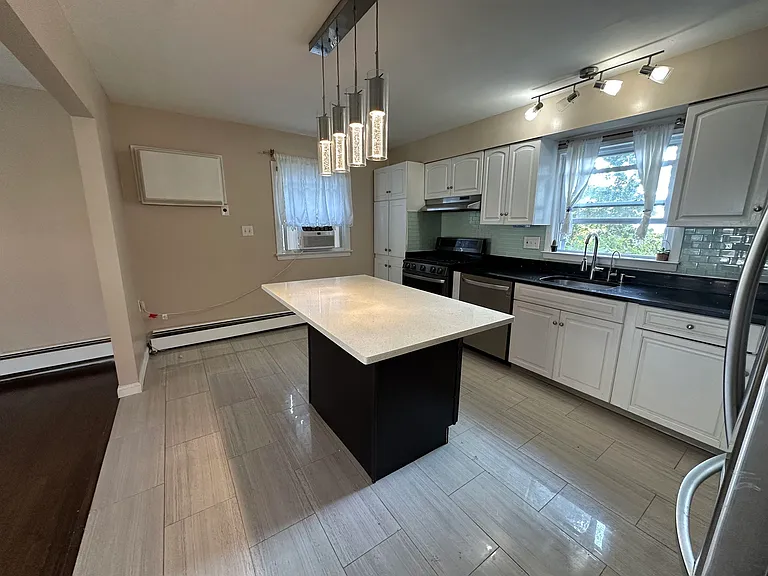 777 Oakwood Ln — Photo 3