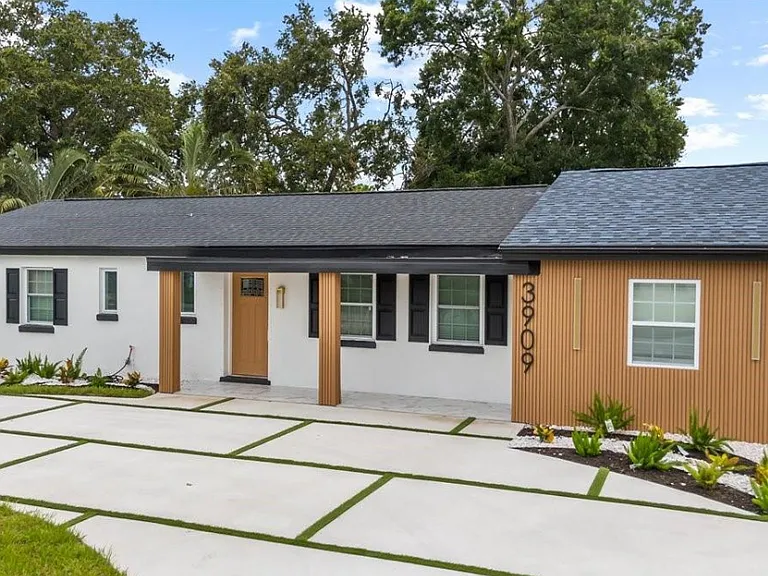 3909 W Oklahoma Ave — Photo 1