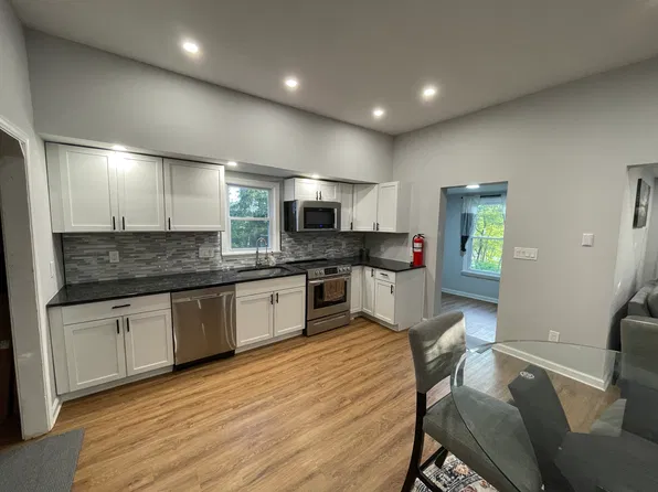 114 Lakeview Dr, Colchester, CT 06415