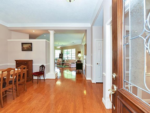 5th image of 1907 Emerald Green Dr