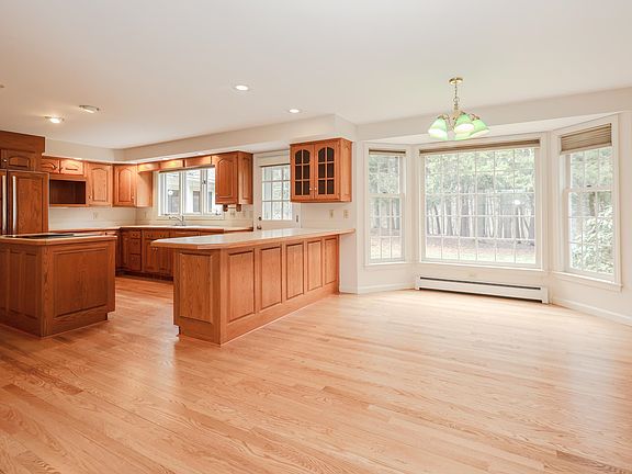 4th image of 6 Hawk Drive