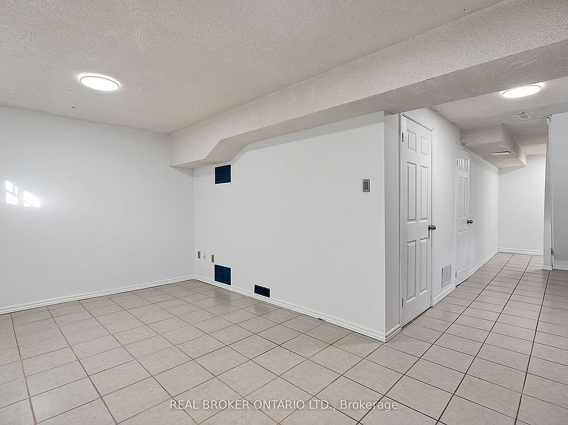 Mississauga House for rent - 3 Bedrooms — photo 28
