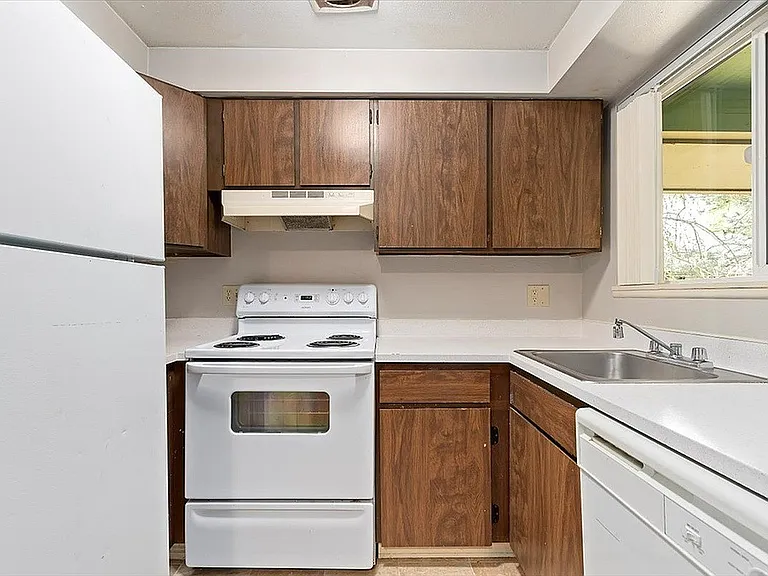 The Landon — Photo 33
